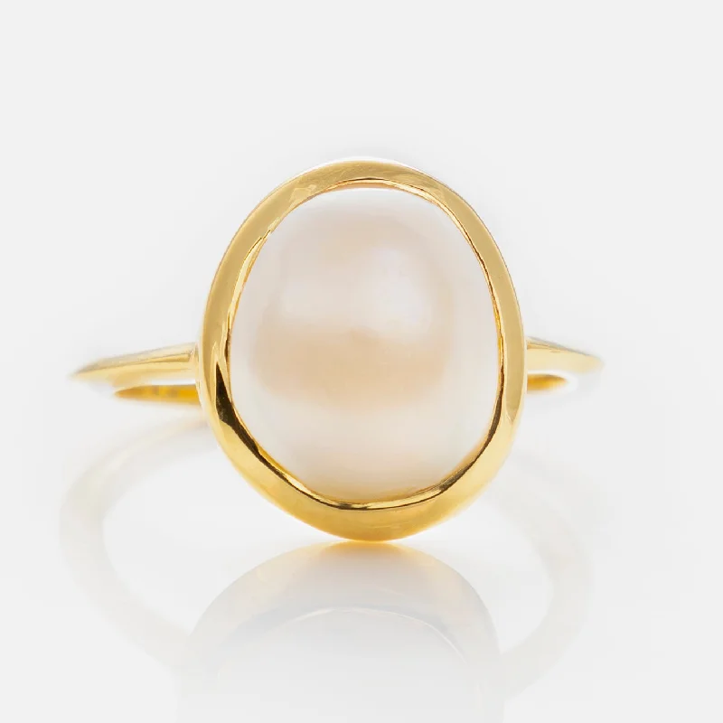 women’s vintage diamond rings-Simple Semi Precious Pearl Ring