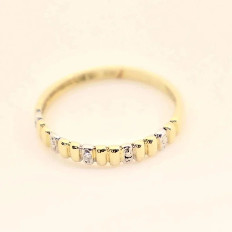 women’s diamond engagement rings-Yellow Gold Thin Band Diamond Ring