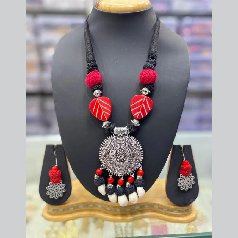 women’s trendy silver necklaces-Manisha Jewellery Oxidised Plated Thread And Shell Pearls Necklace Set