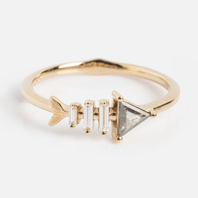 women’s fancy diamond rings-Gold Fish Bone Ring with Triangle and Baguette Cut Diamond